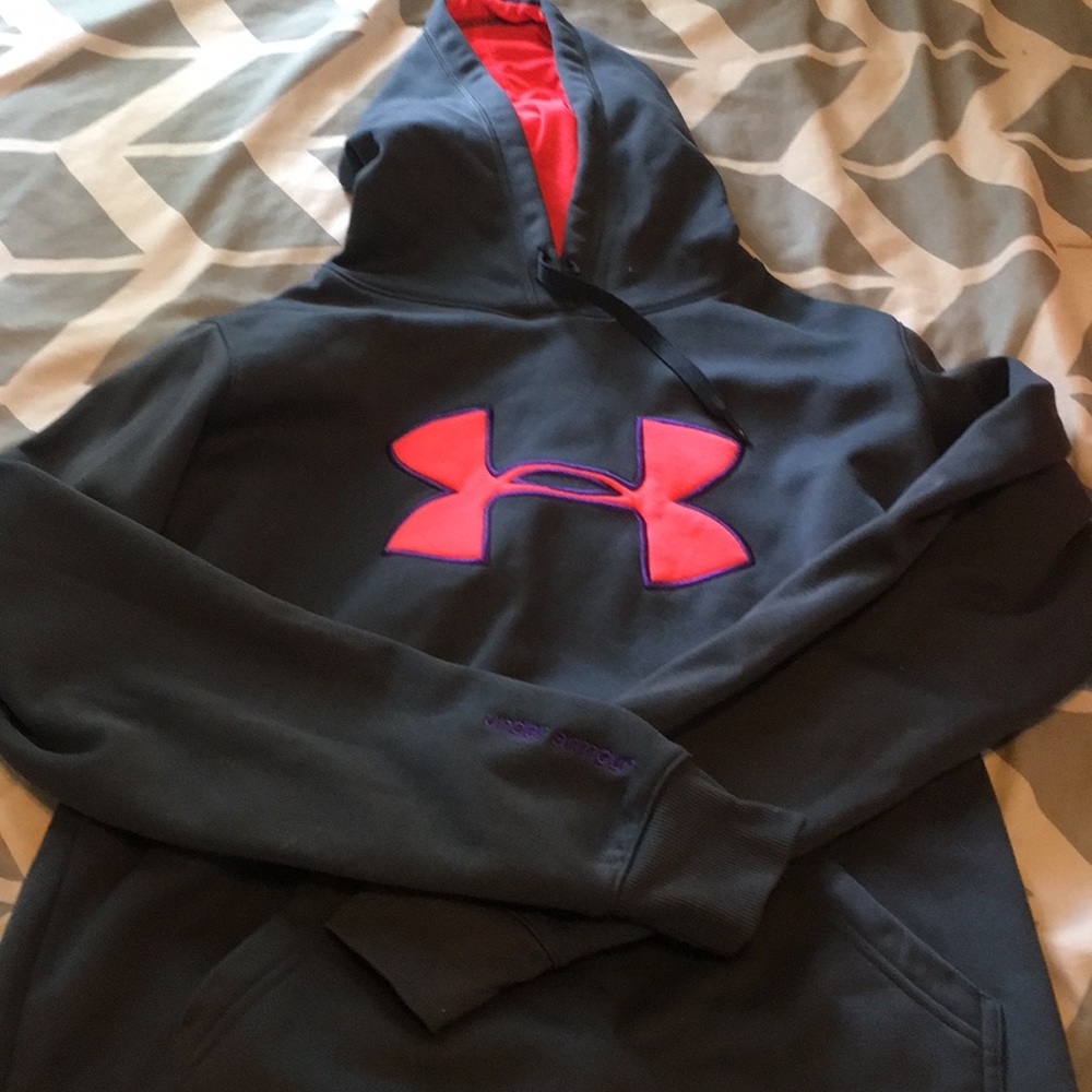 Under Armour women’s hoodie sweatshirt